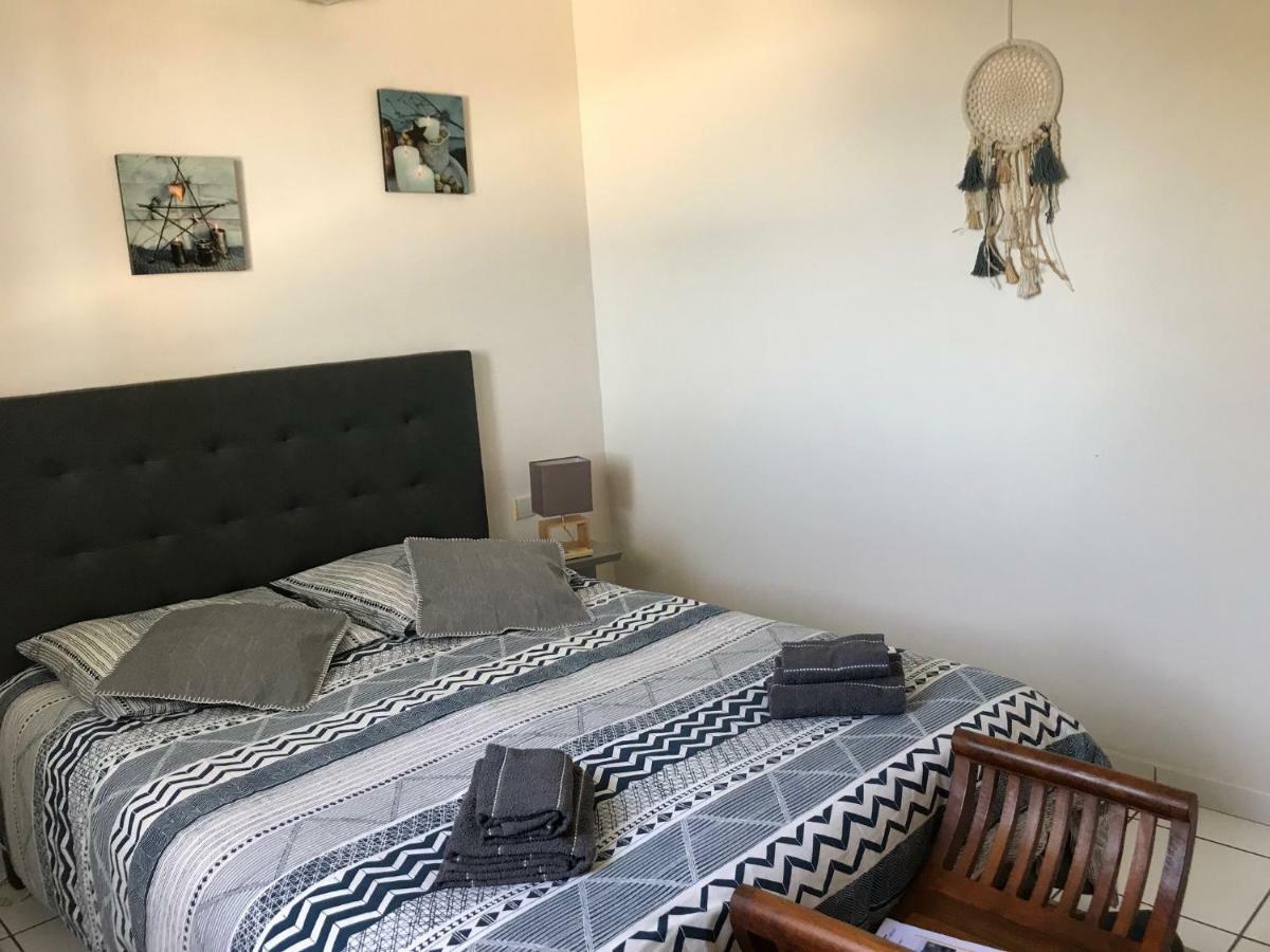 2 Chambres Avec Piscine Dans Maison Creole Сен-Пьер Экстерьер фото